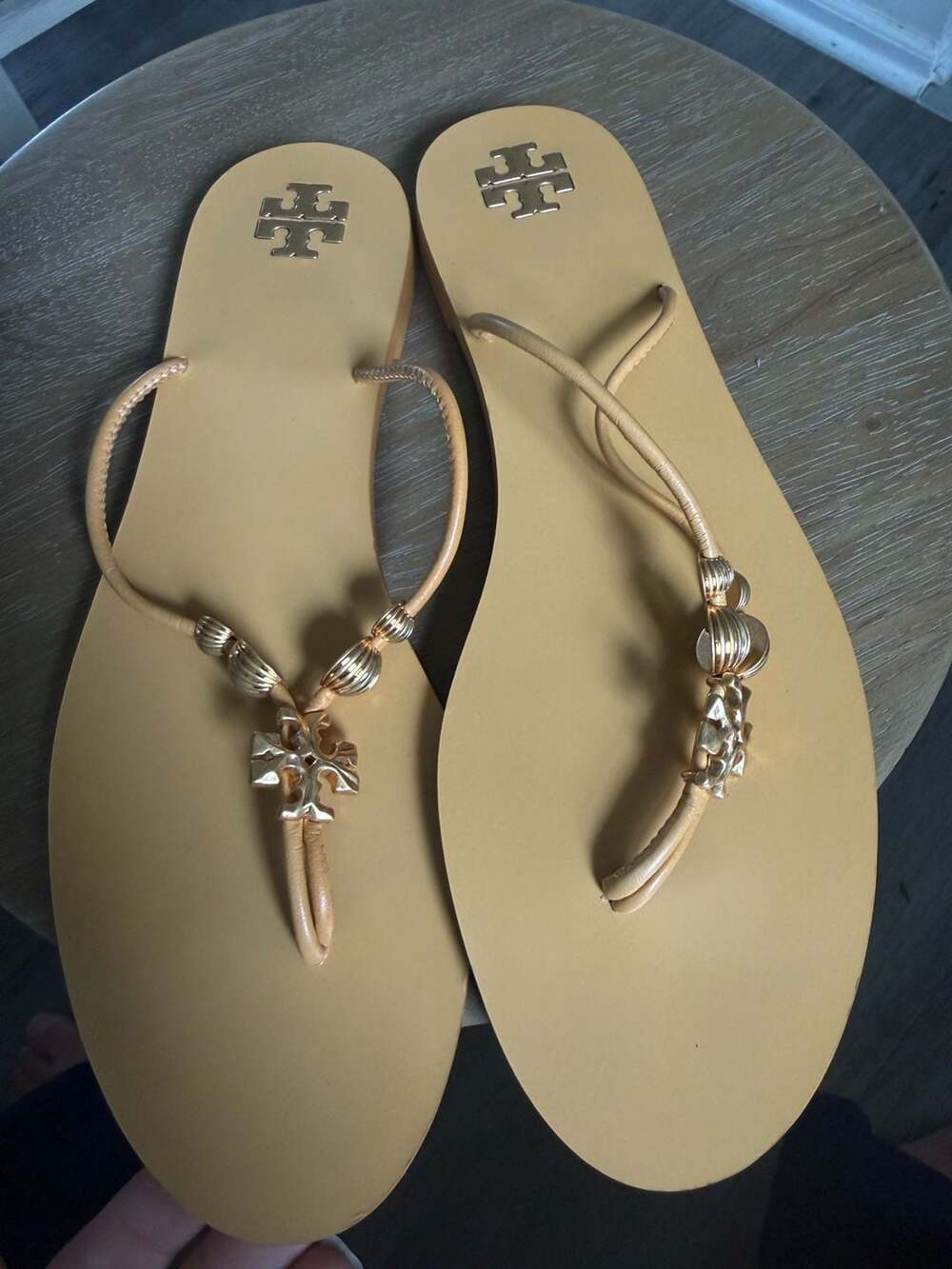 Tory Burch Capri Thong Sandals Size 9M Yellow Leather